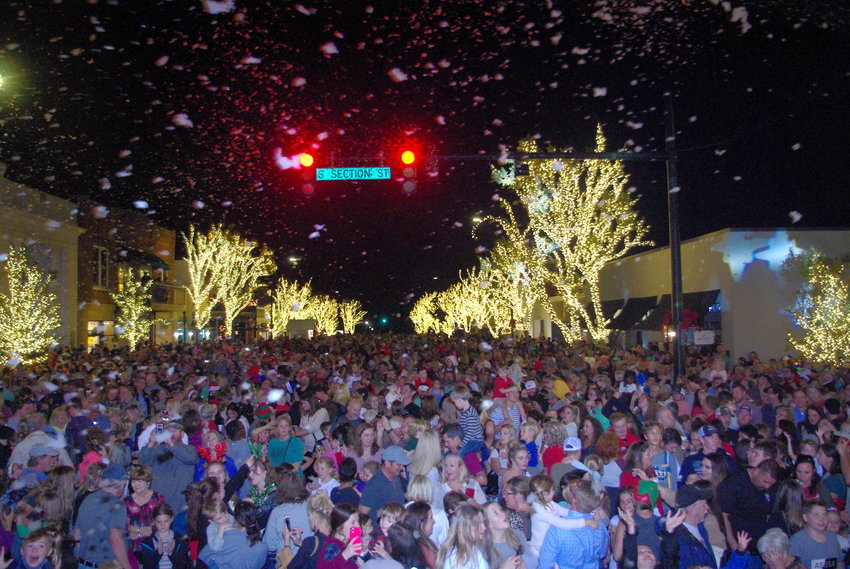 Fairhope celebrates lighting of downtown trees Gulf Coast Media